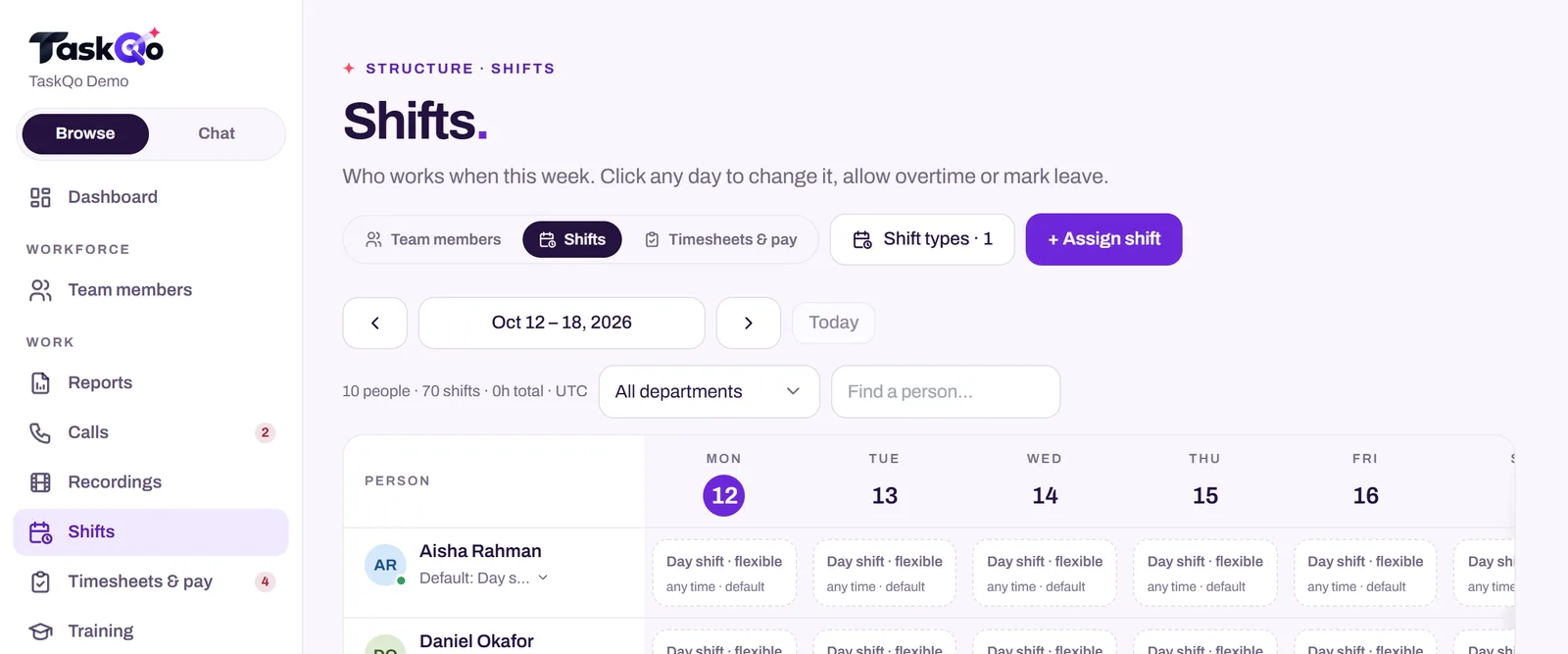 TaskQo shift calendar with fixed and flexible day shifts for each team member